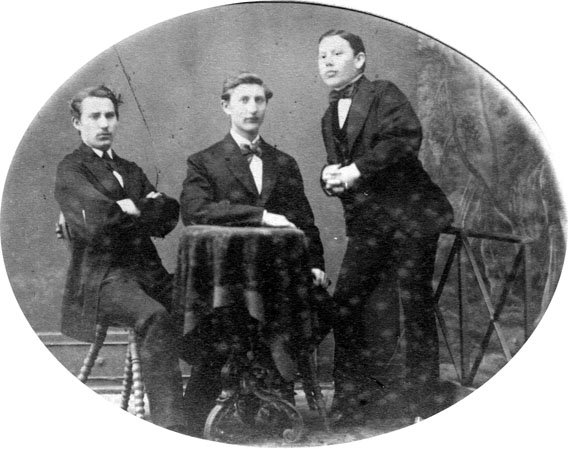 Alexander Himmelstern (rechts) auf dem Abiturfoto (1875)  