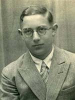 Jacob Pins 1933 beim Erhalt der Mittleren Reife am KWG  