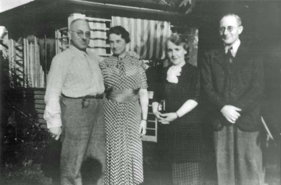 Die befreundeten Ehepaar Frankenberg (links) und Pins (rechts) im Mai/Juni 1939  