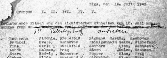Liste von 108 Frauen (Auszug) mit dem Befehl zum Antreten auf dem <i>Blechplatz</i> mit Carla Pins (Sp. 1, Nr. 3) und der ebenfalls aus Fürstenau deportierten Sidonie Bachmann (Sp. 1, Nr. 1)  