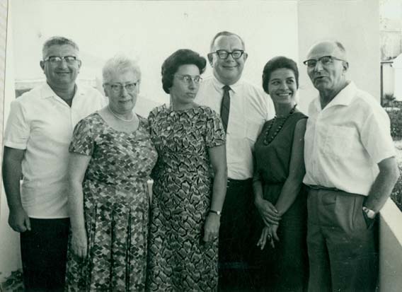 Ahron Hausner, Anni Baruch geb. Rosenberg, Ursula Hausner geb. Baruch, Rudolf Pins, Elsa Pins, Rudolf Baruch (1965, v.l.n.r.)  
