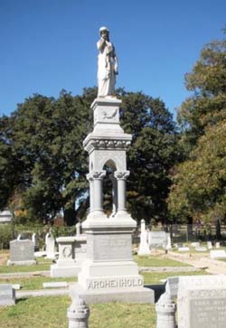 Das Grabmal für Siegmund und Lisette Archenhold in Waco  