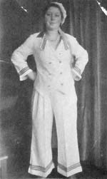 Grete Dillenberg im Karnevalskostüm (um 1935)  