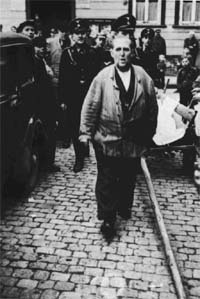 Israel Jakobi bei seiner Verhaftung am 10.11.1938  