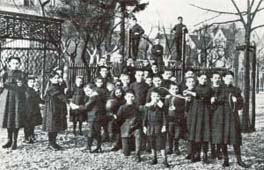 Kinder im jüdischen Waisenhaus in Paderborn  