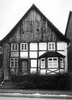 Das Haus der Familie Uhlmann, Ovenhausen Nr. 93   